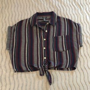 Forever 21 Cropped Relaxed Fit Woven Button Down Top - M